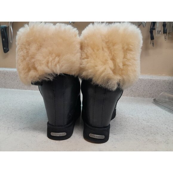 Koolaburra La Volta Deluxe Black Leather Pre Ugg Wedge Bootie Size 7 Shearling - Picture 3 of 9